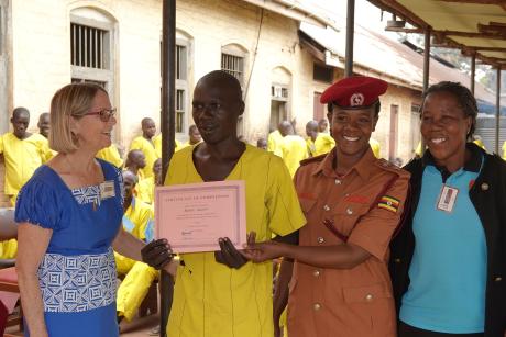 Prisoner receives certificate 
